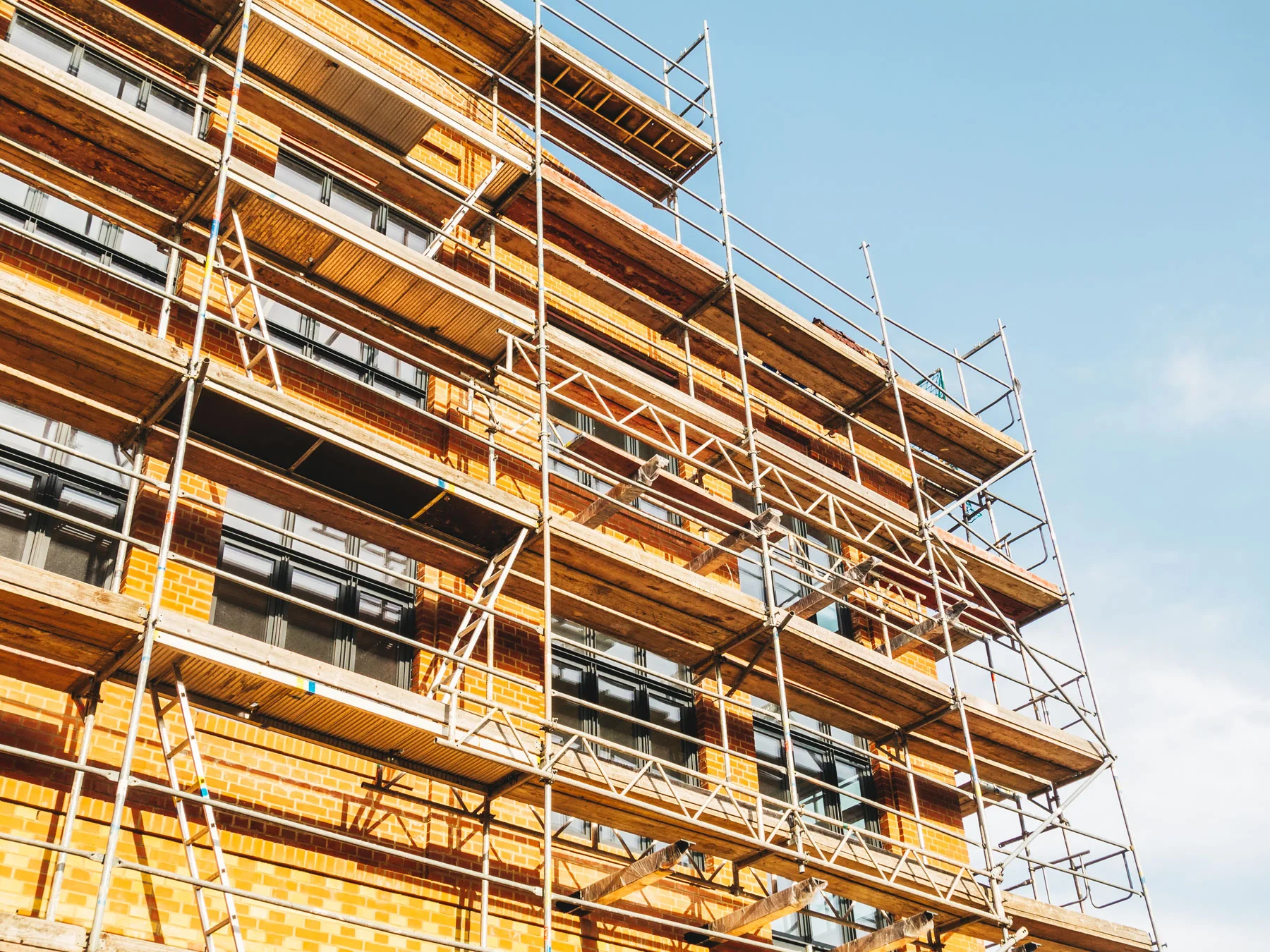 Types-of-Scaffolding-Hero-image andamios